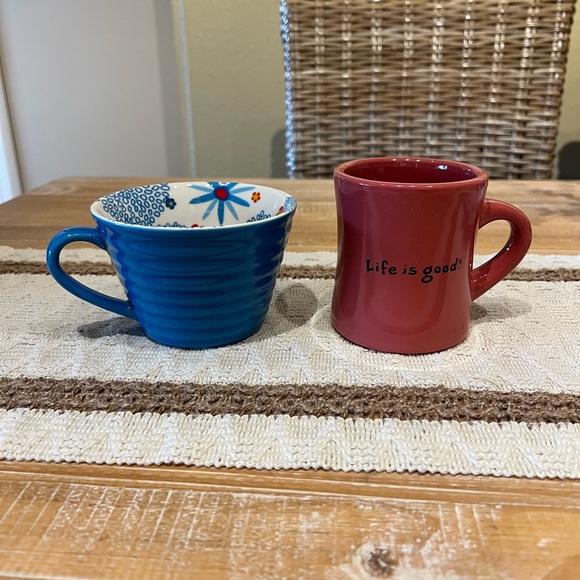 2 coffee cups! Starbucks cup. Life is good cup. - Picture 8 of 9